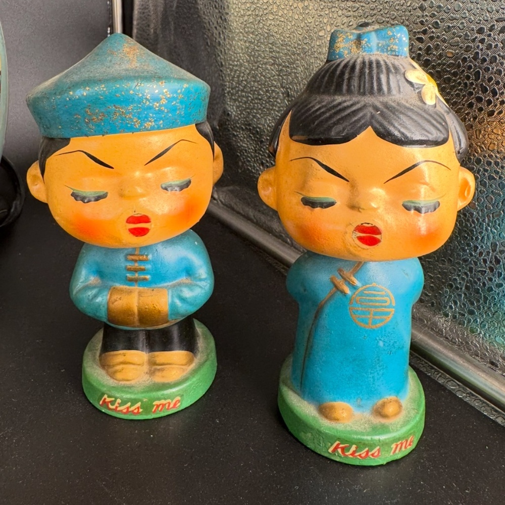 Japanese Bobbleheads  Kiss Me Boy And Girl Made In Japan Vintage
